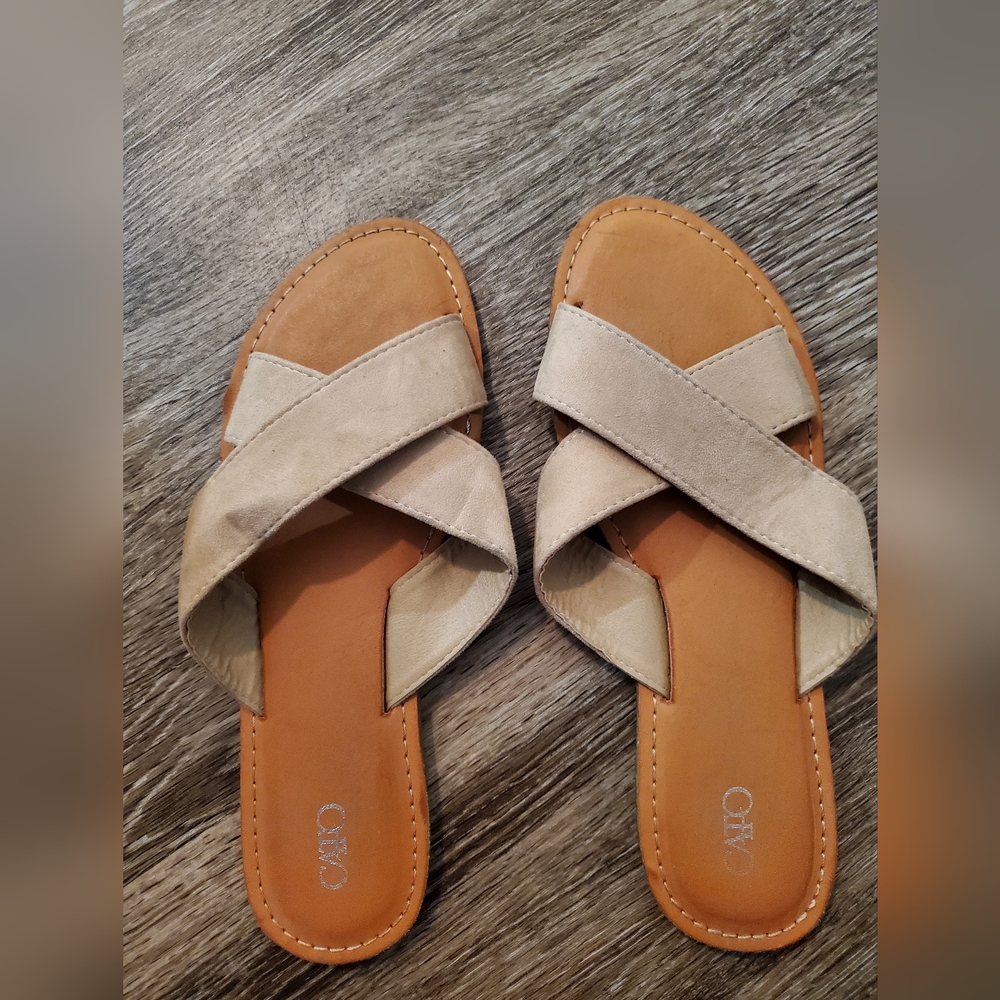 Cato Tan Sandals with Cross-Strap Design